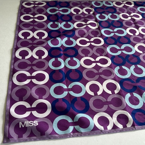 COACH & MISS X || Monogram Multi Color Scarf. Sz. 27.5” W x 26.12” L - Picture 5 of 10